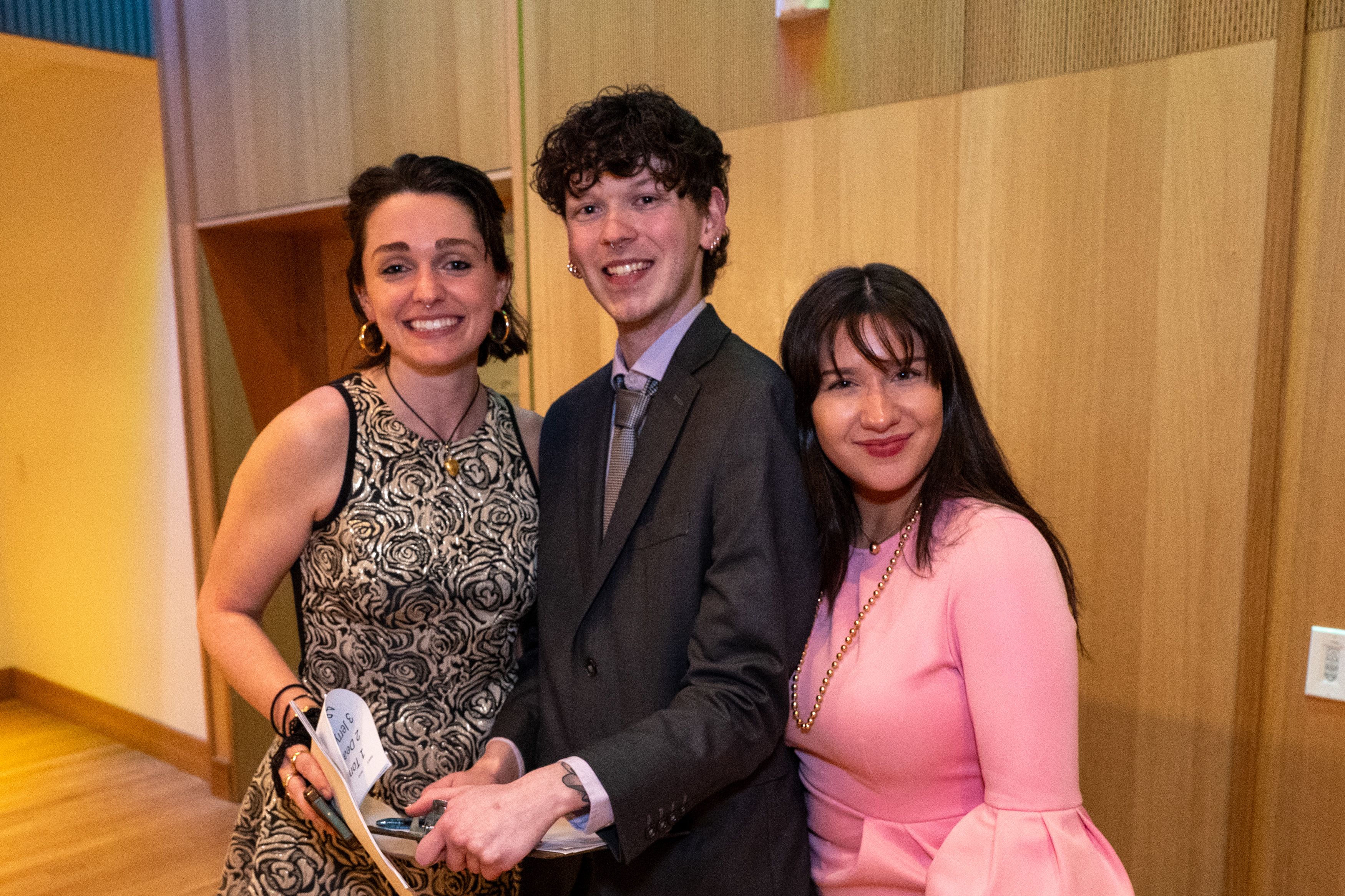Oregon Law Students pose for a picture. 