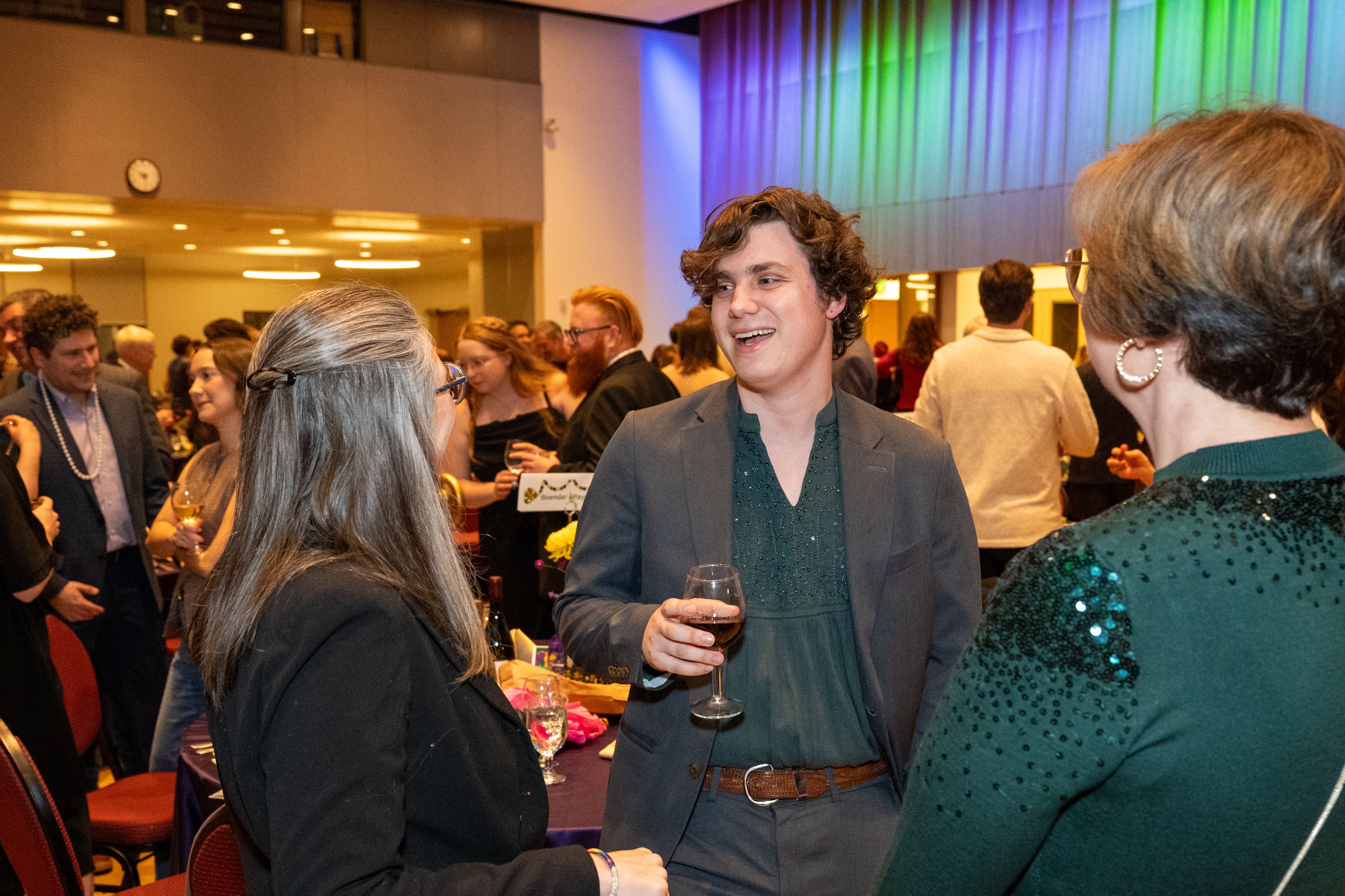 Dr. Jen Heusel talks to a student. 